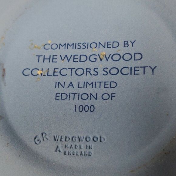 Wedgwood Collectors Society Wellington 4.5" Dish Made in England Limited Edition - Picture 4 of 5
